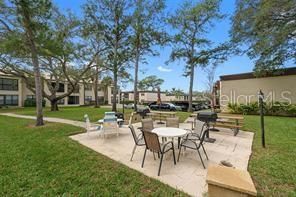 For Sale: $230,000 (2 beds, 2 baths, 993 Square Feet)