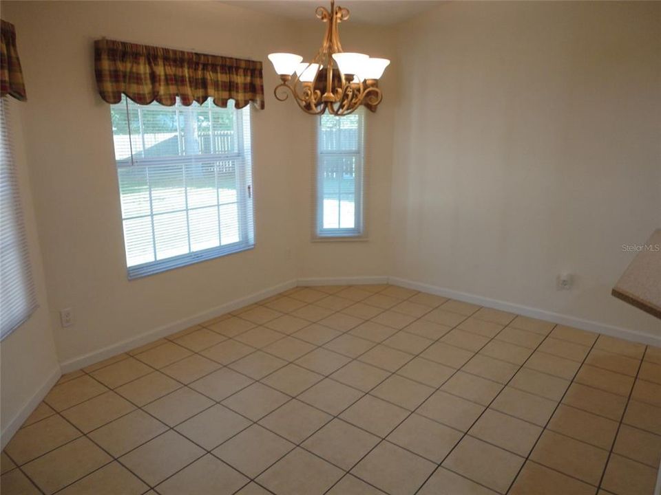 Active With Contract: $2,150 (3 beds, 2 baths, 1640 Square Feet)