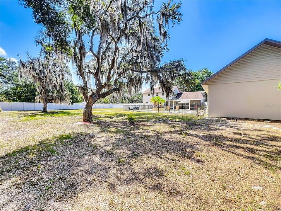 Active With Contract: $499,000 (5 beds, 2 baths, 2240 Square Feet)