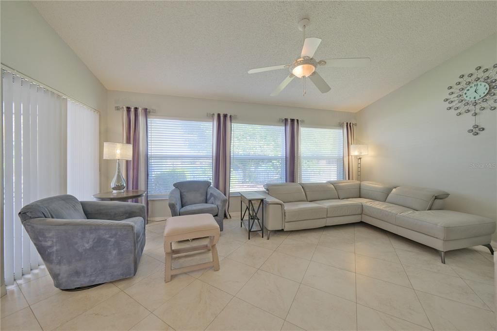 Active With Contract: $349,000 (3 beds, 2 baths, 1346 Square Feet)