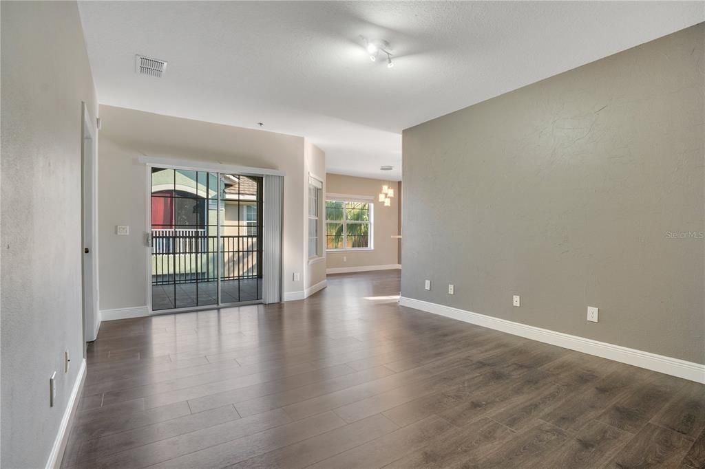 For Sale: $239,500 (3 beds, 2 baths, 1405 Square Feet)