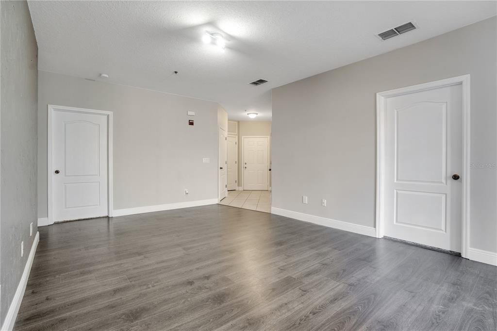 For Sale: $239,500 (3 beds, 2 baths, 1405 Square Feet)