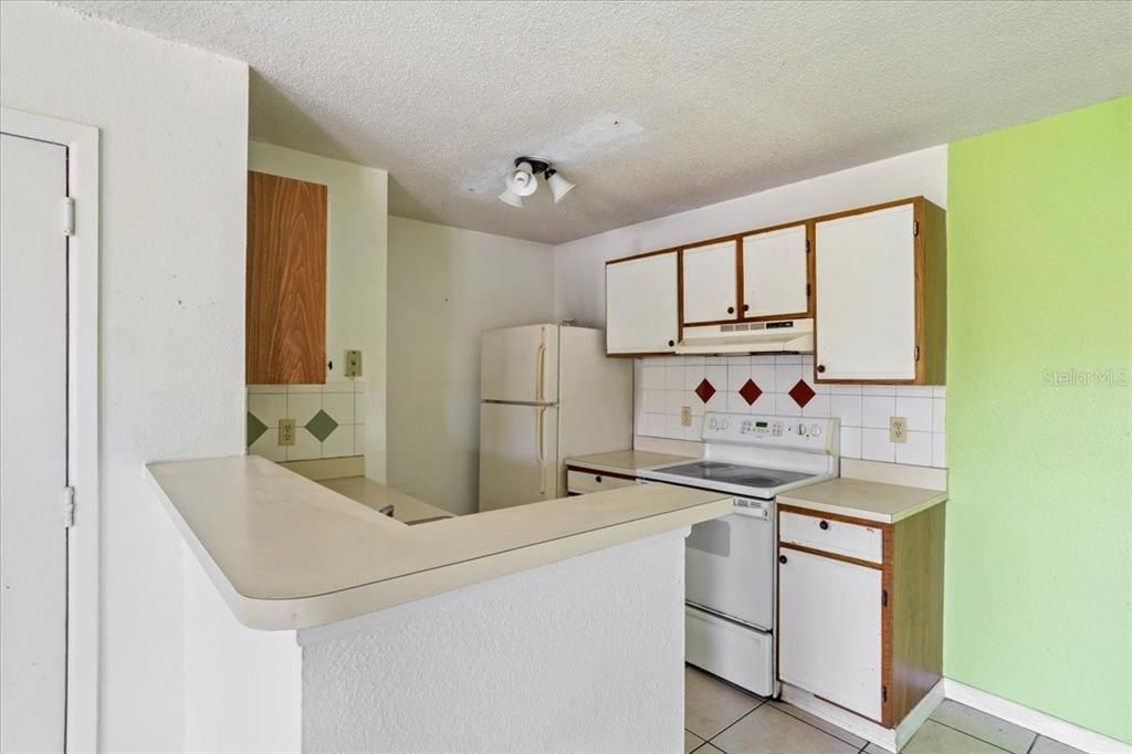 Recently Sold: $145,000 (1 beds, 1 baths, 635 Square Feet)