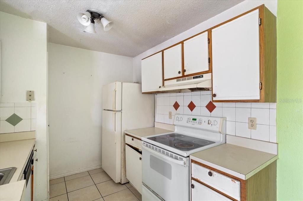 Recently Sold: $145,000 (1 beds, 1 baths, 635 Square Feet)