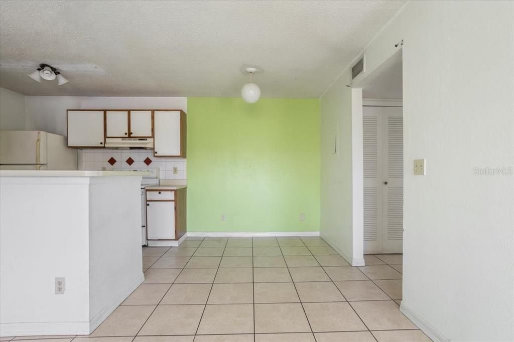 Recently Sold: $145,000 (1 beds, 1 baths, 635 Square Feet)