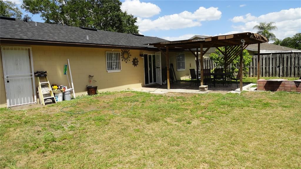 Recently Sold: $363,000 (3 beds, 2 baths, 1131 Square Feet)