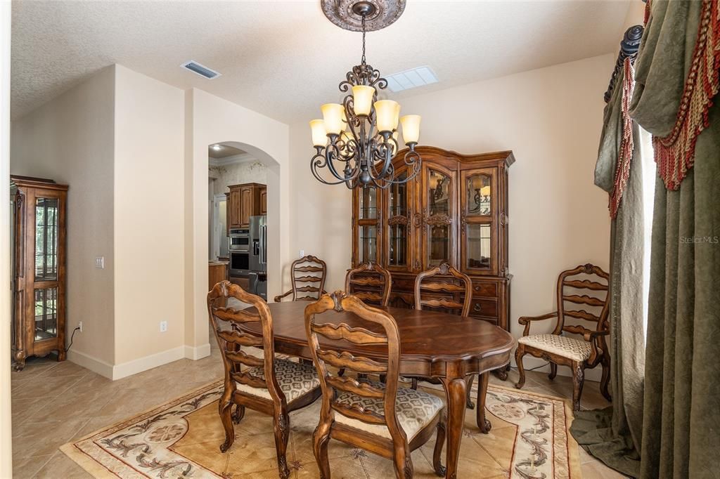 For Sale: $469,900 (3 beds, 2 baths, 2405 Square Feet)