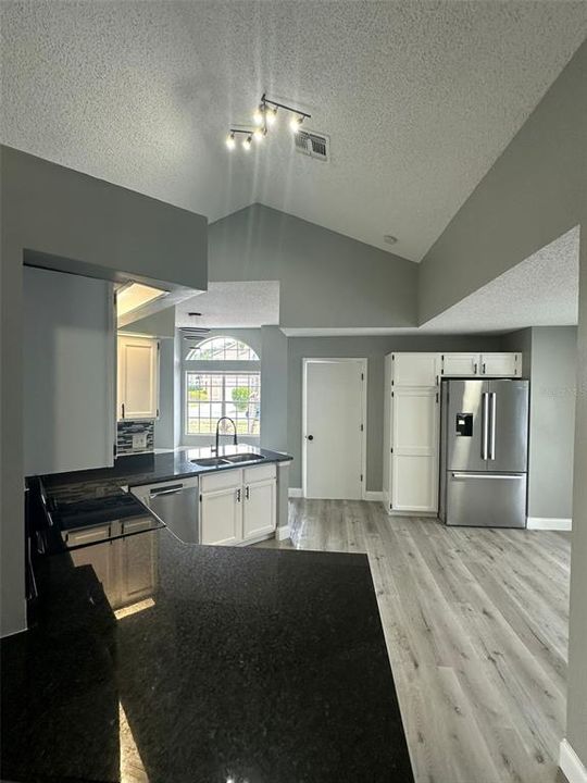 For Sale: $379,700 (3 beds, 2 baths, 1563 Square Feet)