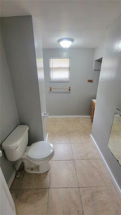 upstairs full bathroom