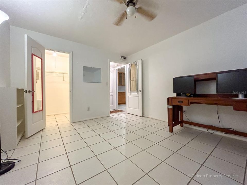 For Rent: $1,300 (1 beds, 1 baths, 576 Square Feet)