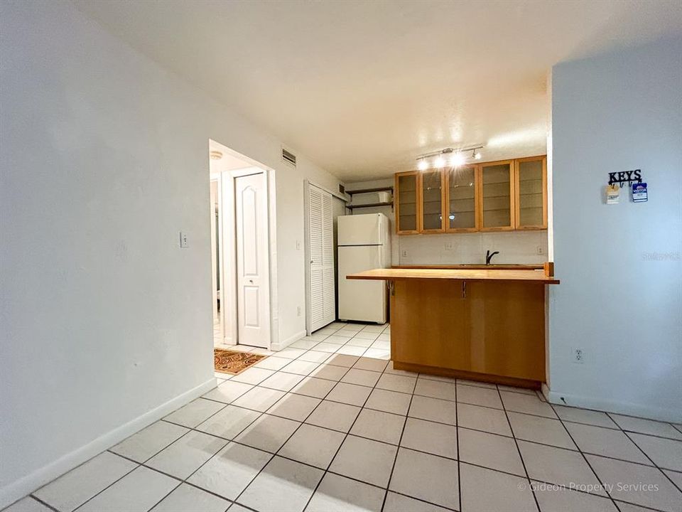 For Rent: $1,300 (1 beds, 1 baths, 576 Square Feet)