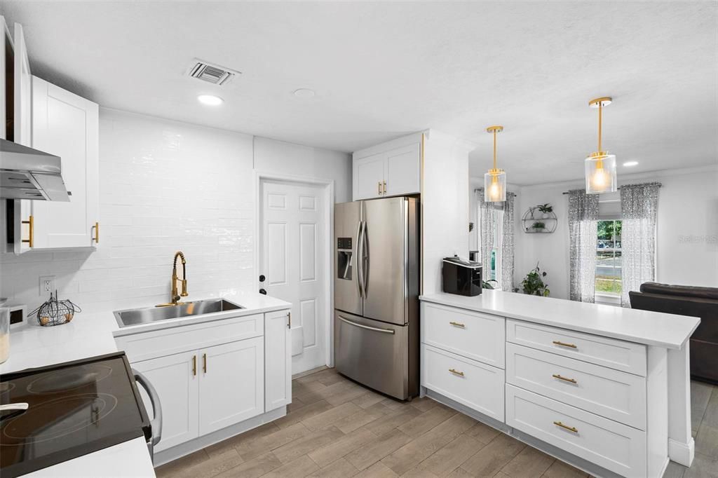 Active With Contract: $339,000 (4 beds, 2 baths, 1624 Square Feet)