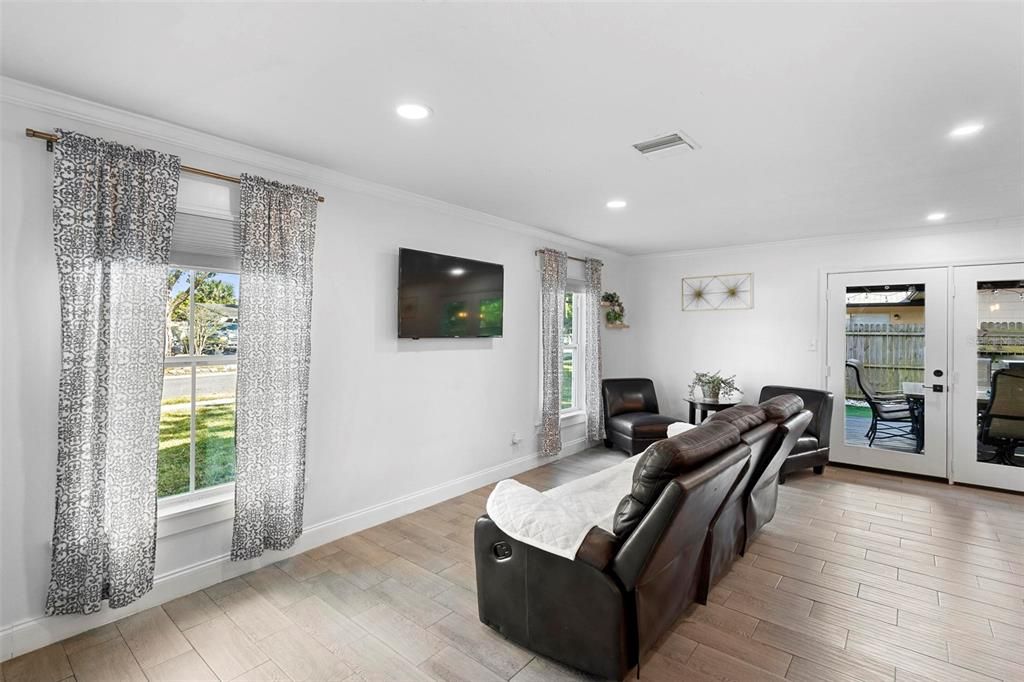 Active With Contract: $339,000 (4 beds, 2 baths, 1624 Square Feet)