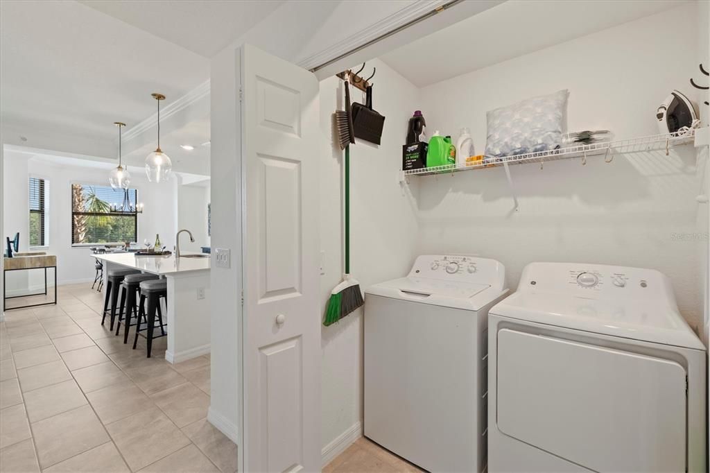 For Sale: $325,000 (2 beds, 2 baths, 1142 Square Feet)