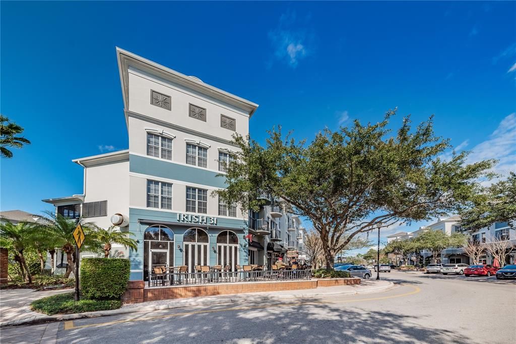 Active With Contract: $1,800 (1 beds, 1 baths, 944 Square Feet)