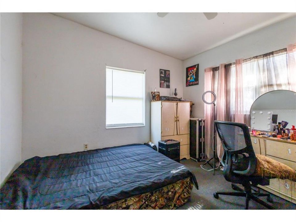 For Sale: $167,000 (3 beds, 1 baths, 912 Square Feet)