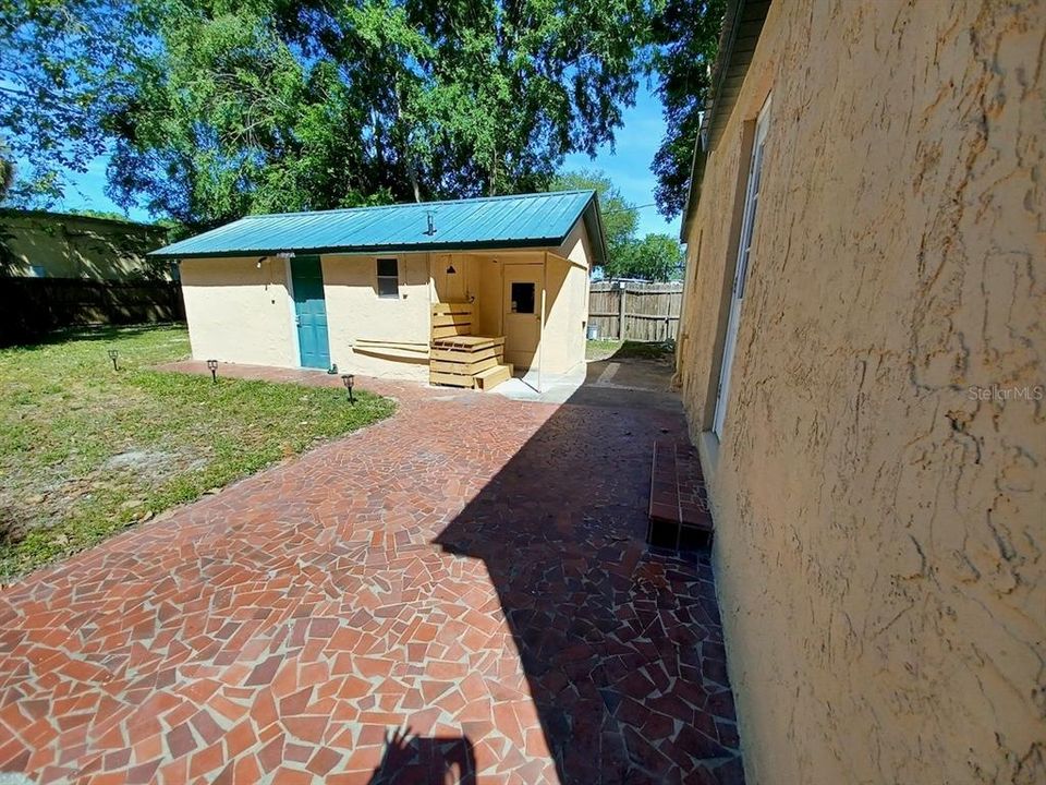 For Sale: $150,000 (3 beds, 2 baths, 1335 Square Feet)