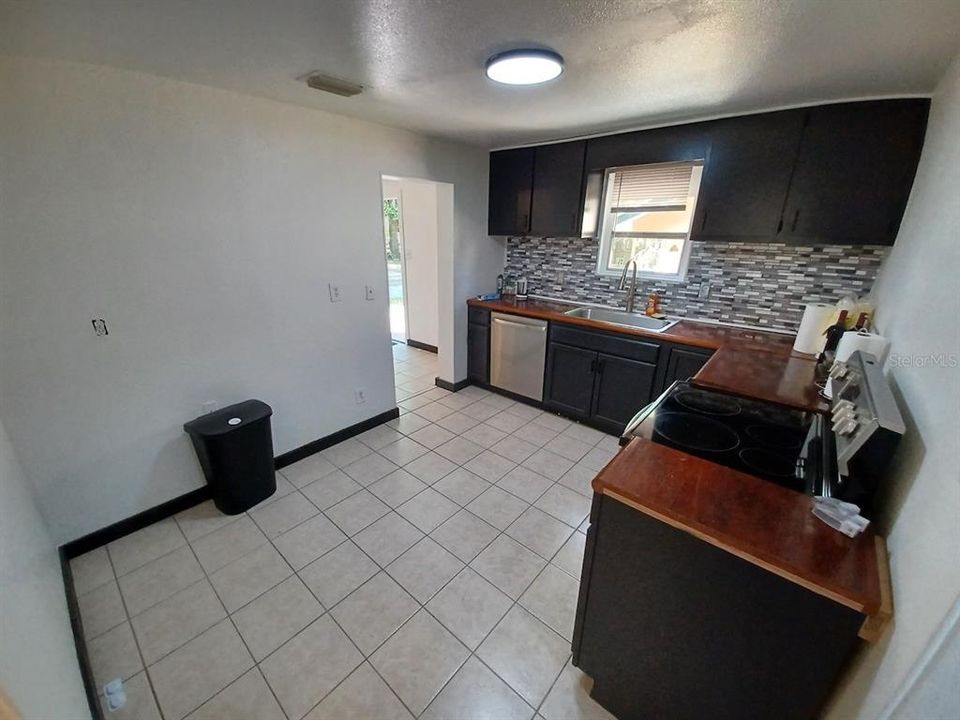 For Sale: $150,000 (3 beds, 2 baths, 1335 Square Feet)