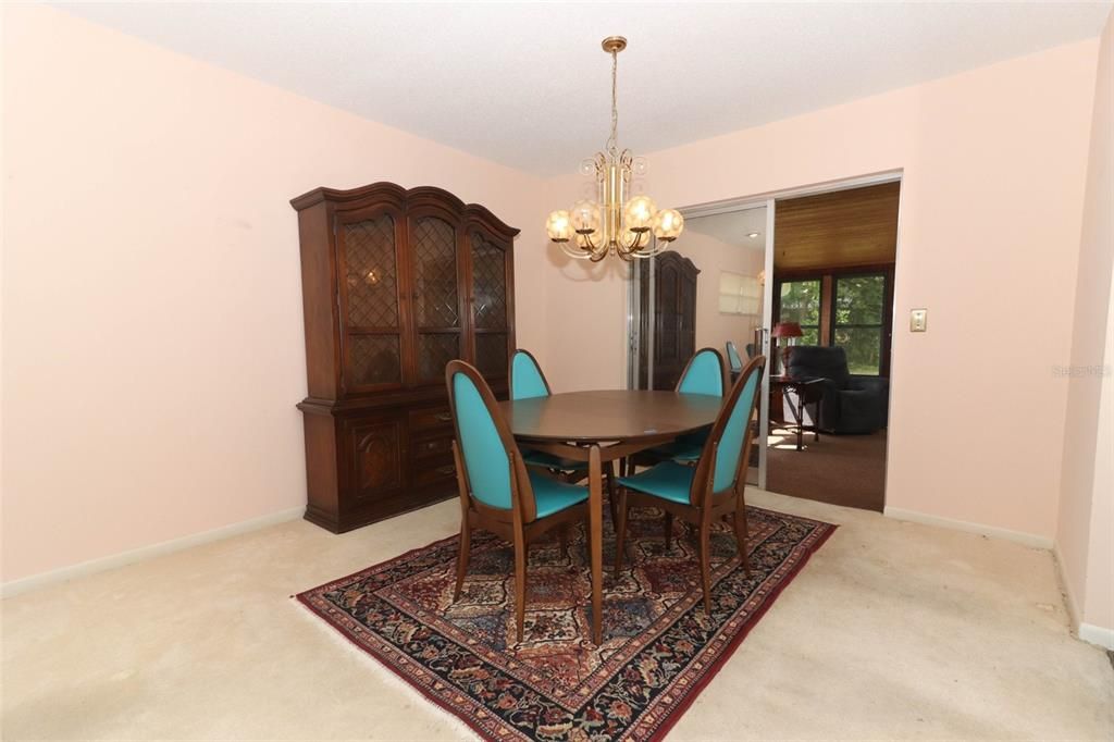 Vendido Recientemente: $349,900 (3 camas, 2 baños, 1874 Pies cuadrados)