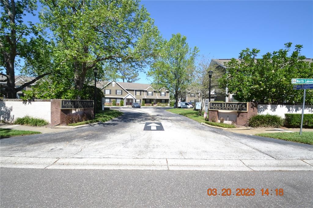 Active With Contract: $1,650 (2 beds, 2 baths, 1088 Square Feet)