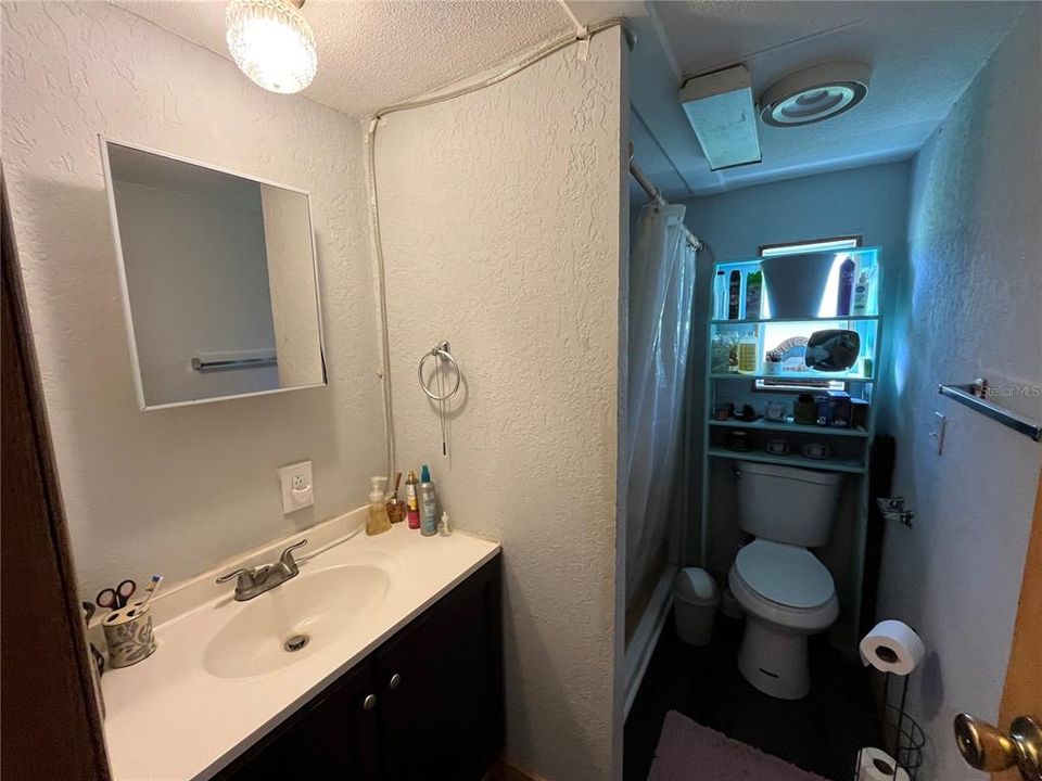For Sale: $310,000 (3 beds, 1 baths, 960 Square Feet)
