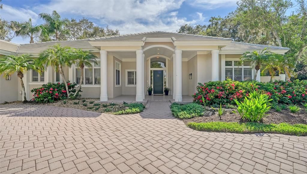 Active With Contract: $1,600,000 (4 beds, 2 baths, 3665 Square Feet)