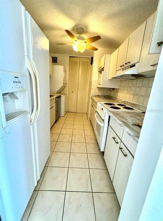 For Rent: $1,800 (3 beds, 2 baths, 1200 Square Feet)