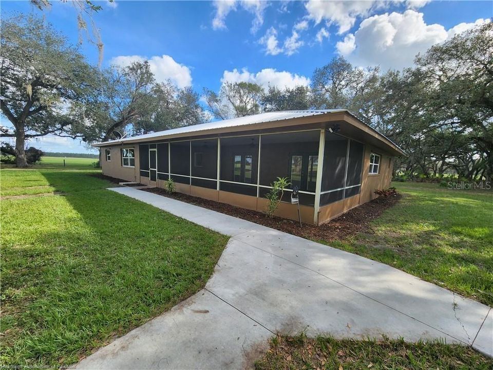 For Sale: $1,799,900 (3 beds, 2 baths, 2883 Square Feet)