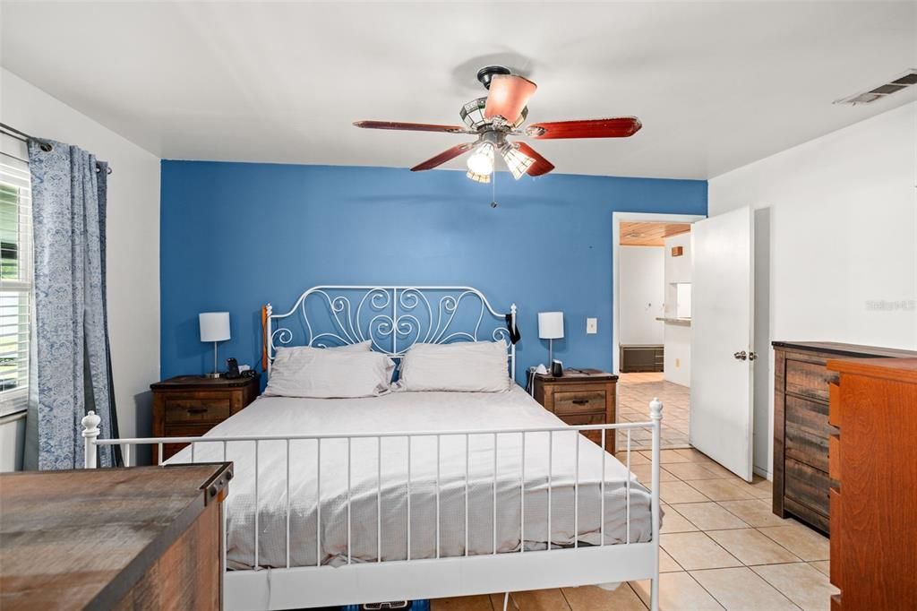 For Sale: $350,000 (3 beds, 2 baths, 1120 Square Feet)