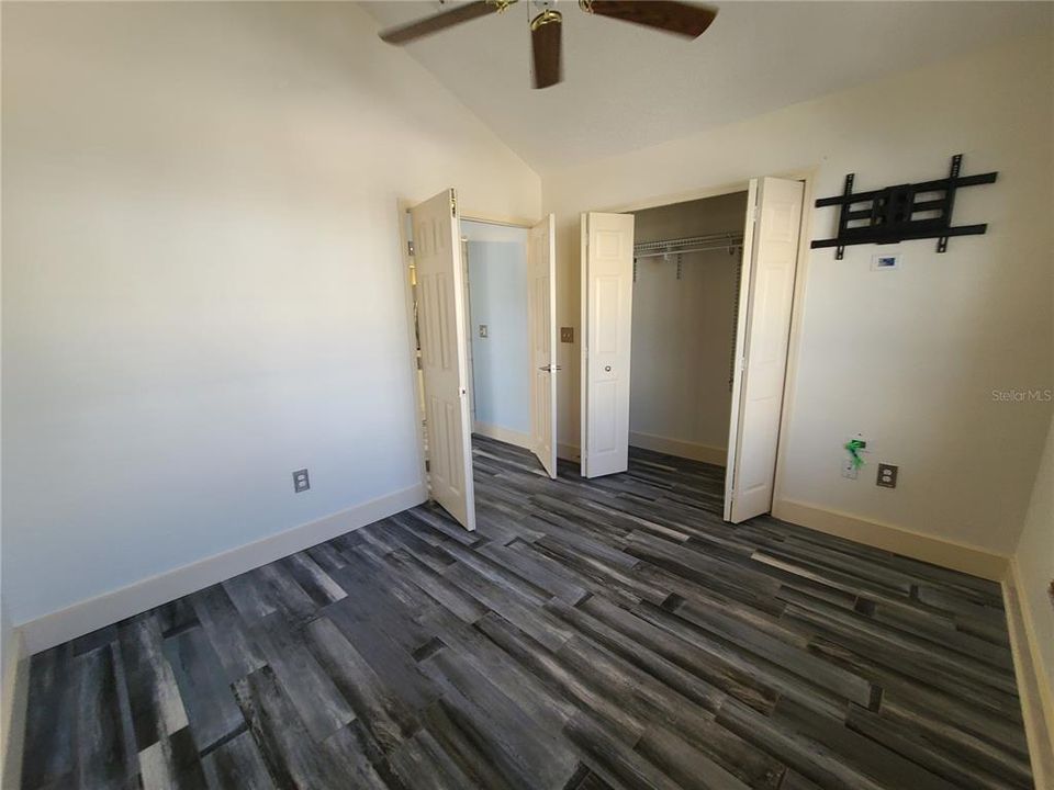 For Rent: $1,900 (3 beds, 2 baths, 1229 Square Feet)