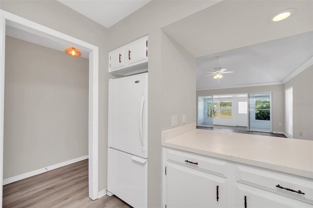 For Sale: $238,000 (2 beds, 2 baths, 980 Square Feet)