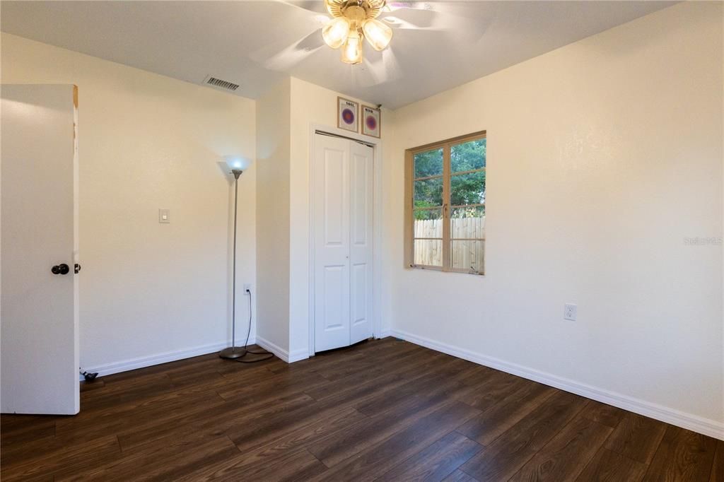 For Sale: $244,900 (2 beds, 1 baths, 952 Square Feet)