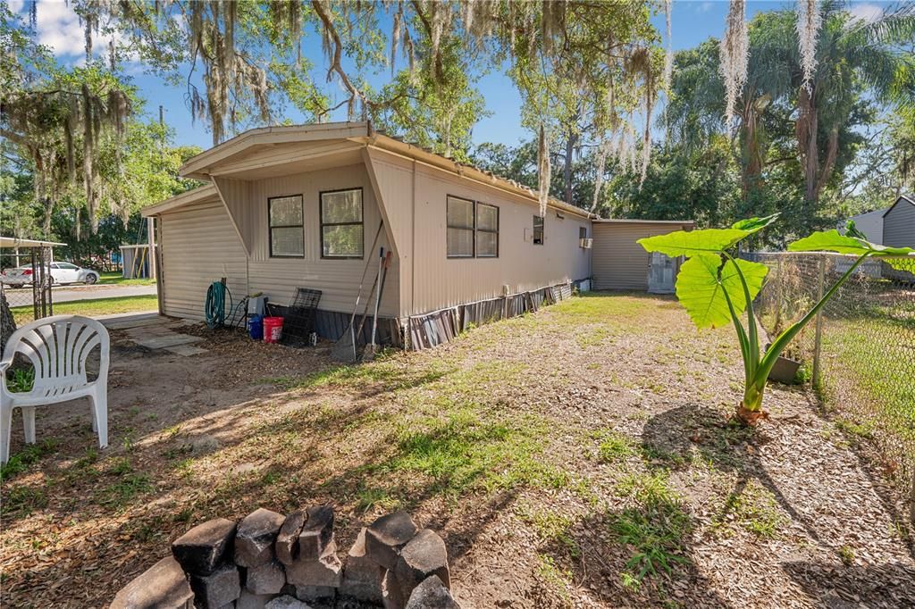 Active With Contract: $99,500 (3 beds, 1 baths, 1250 Square Feet)