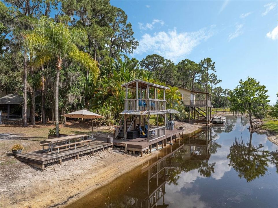 For Sale: $725,000 (3 beds, 2 baths, 2136 Square Feet)