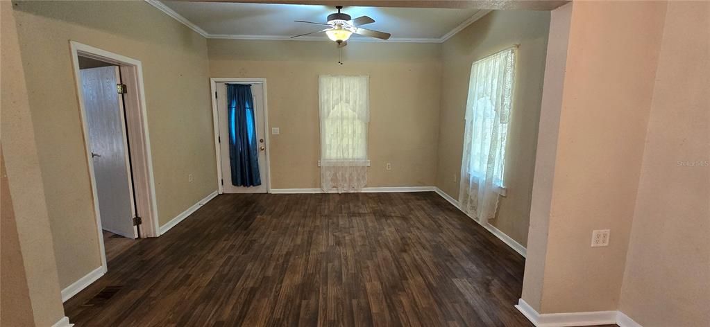 Recently Rented: $1,400 (3 beds, 1 baths, 1144 Square Feet)