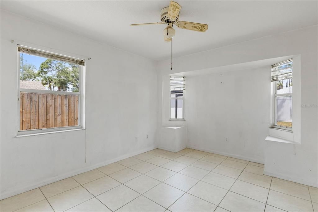 Active With Contract: $329,000 (3 beds, 2 baths, 1604 Square Feet)