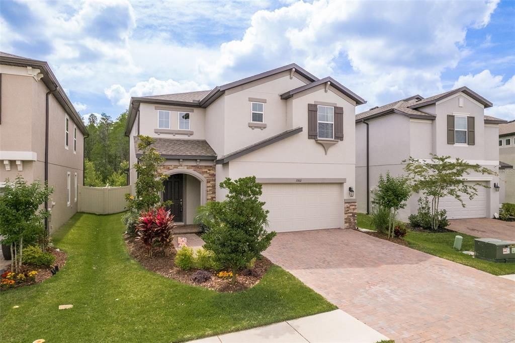Active With Contract: $569,900 (4 beds, 3 baths, 2641 Square Feet)