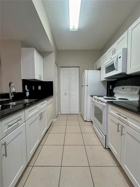 For Rent: $1,795 (2 beds, 2 baths, 1157 Square Feet)