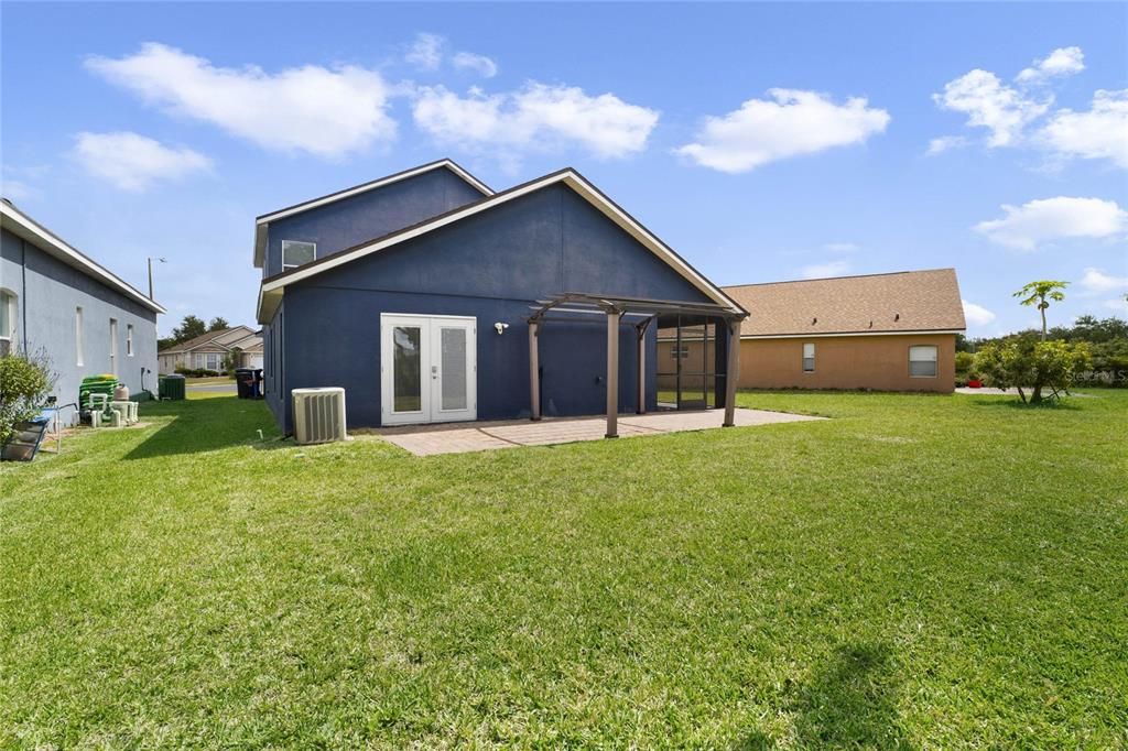 The LOW HOA and proximity to major roadways, Downtown Orlando, the Florida Mall and the Orlando International Airport make this home an easy YES!
