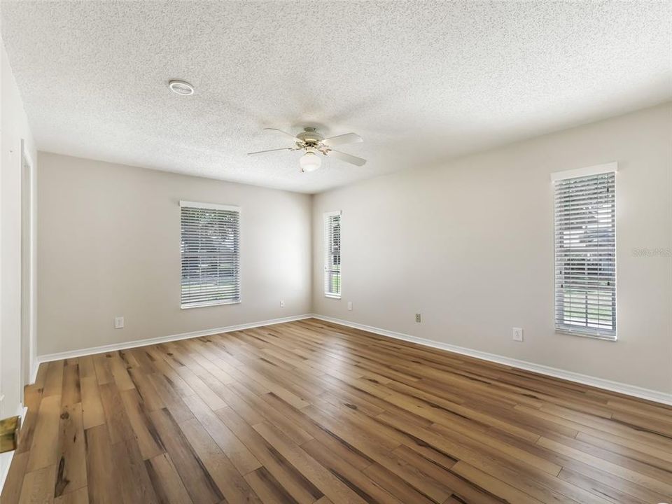 For Sale: $289,900 (2 beds, 2 baths, 1456 Square Feet)