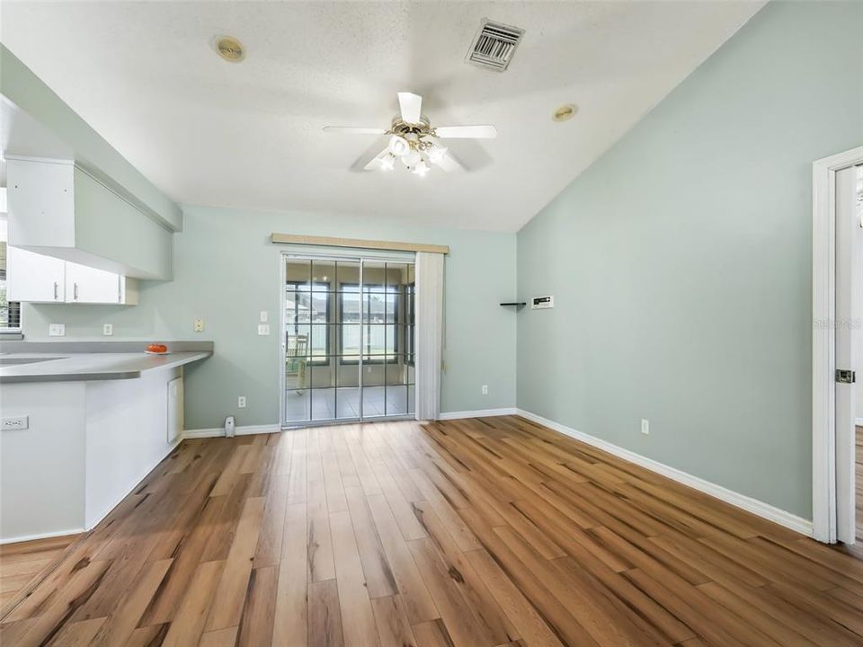 For Sale: $289,900 (2 beds, 2 baths, 1456 Square Feet)