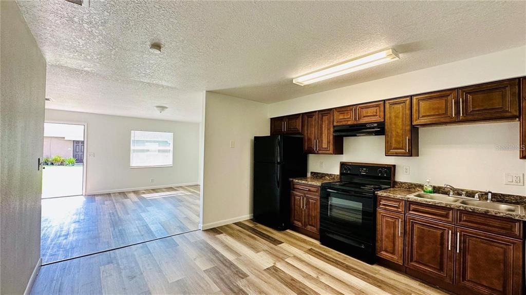 For Rent: $1,750 (2 beds, 2 baths, 900 Square Feet)