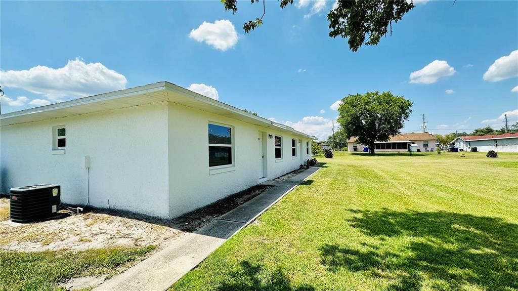 Active With Contract: $1,750 (2 beds, 2 baths, 900 Square Feet)