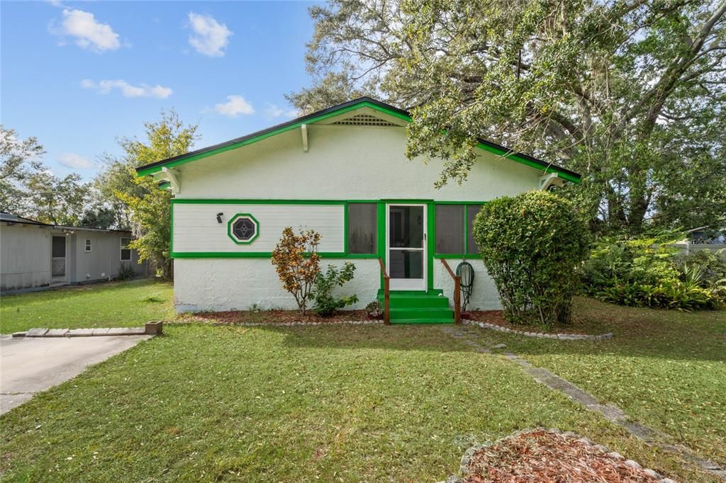 Just South of Historic Downtown Sanford you will find this 3-bedroom, 2-bath 1929 bungalow ready and waiting for a new owner whether you are searching for a first home or rental property!