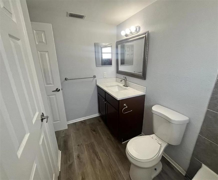 For Rent: $1,350 (1 beds, 1 baths, 570 Square Feet)