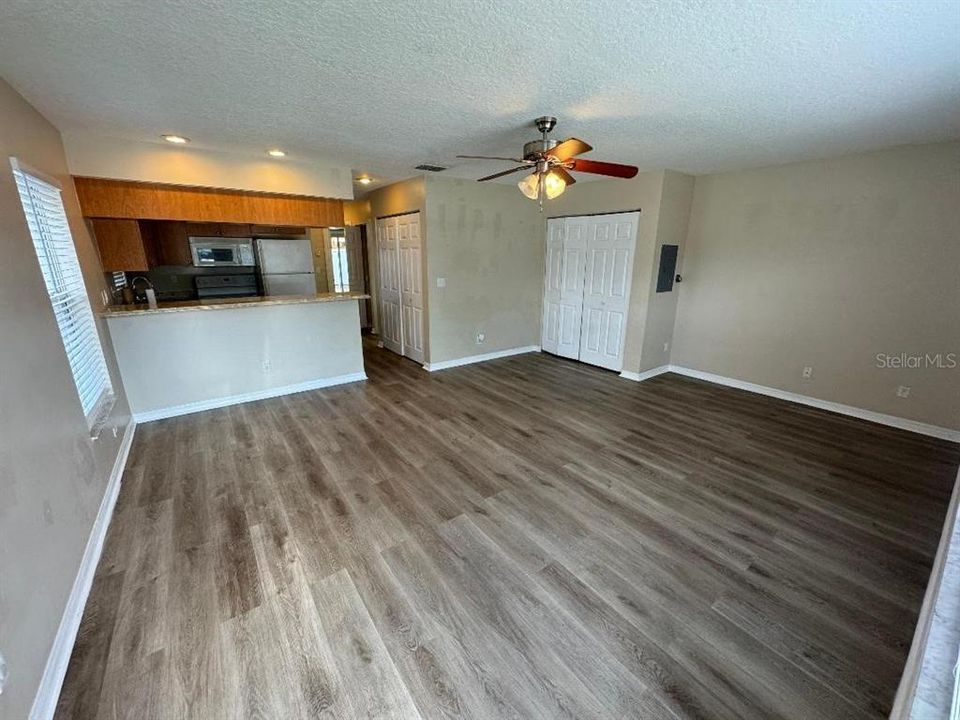 For Rent: $2,000 (2 beds, 1 baths, 950 Square Feet)