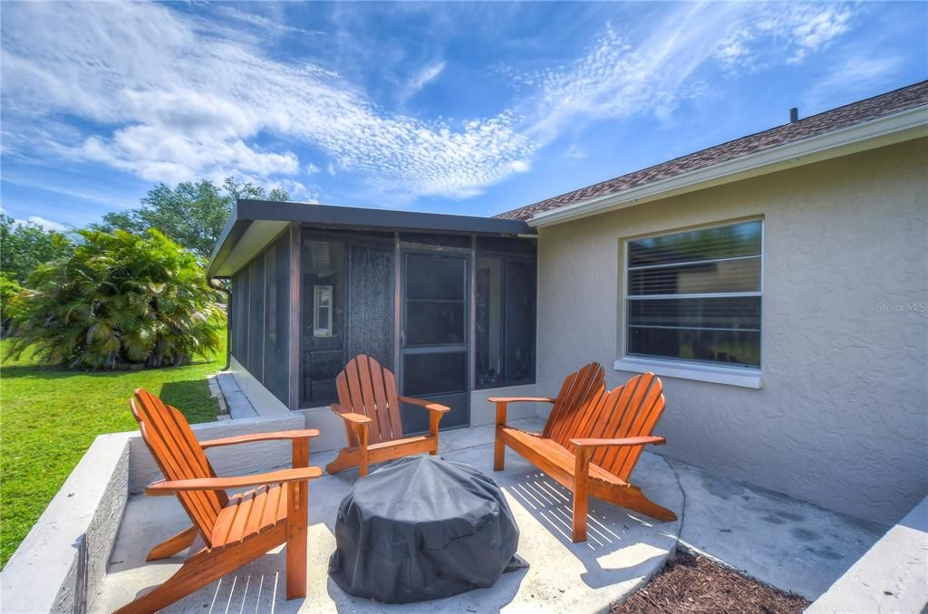 Active With Contract: $394,900 (3 beds, 2 baths, 1128 Square Feet)