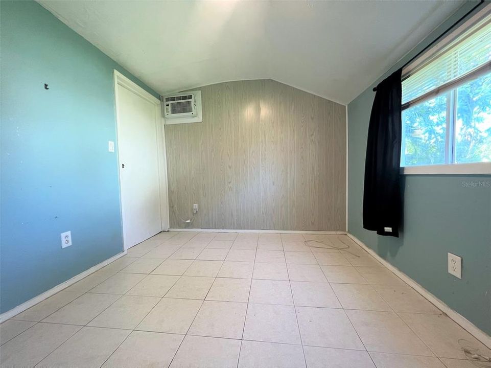 For Rent: $1,200 (1 beds, 1 baths, 544 Square Feet)