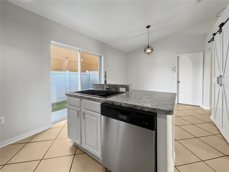 For Sale: $328,000 (3 beds, 2 baths, 1158 Square Feet)