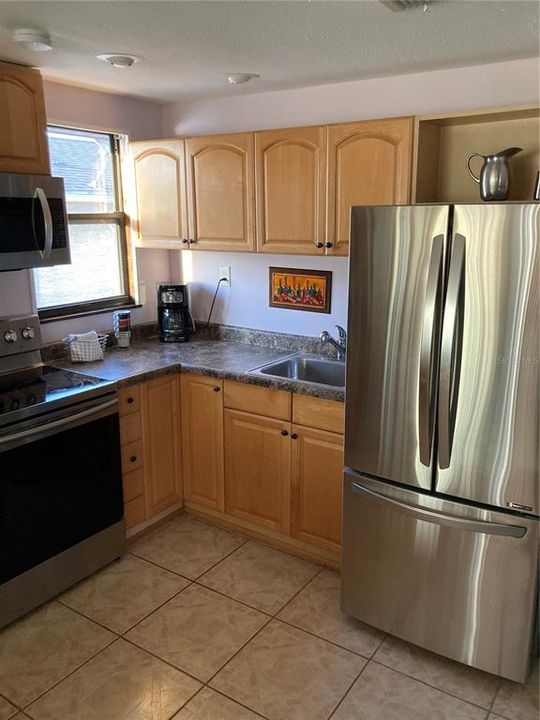 For Rent: $2,100 (3 beds, 2 baths, 1268 Square Feet)